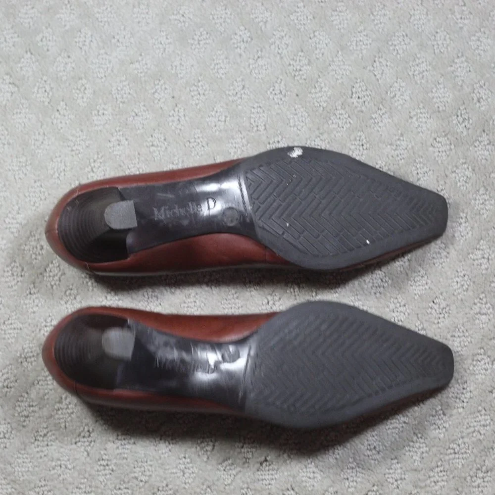 Michelle D Size 8 British Tan Tortoise Buckle Accent 2.5